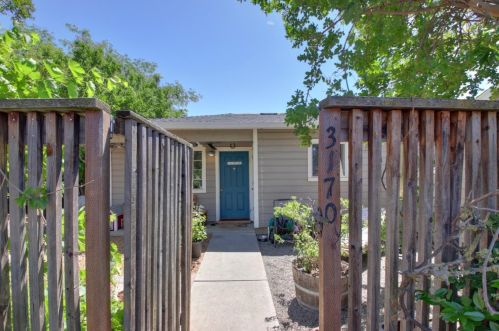 3170 Woods Cir, Davis, CA 95616-2684