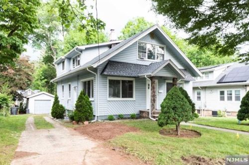 1172 Julia St, Teaneck, NJ 07666-4831