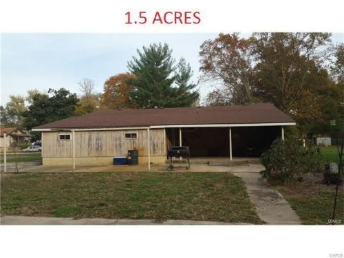 1330 Edwards St, Pittsburg IL  62471-2801 exterior