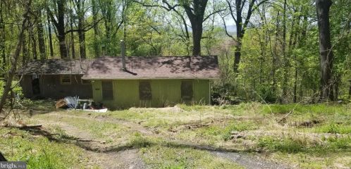 74 Broadway Ct, Linden, VA 22642-5800