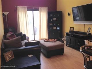 43 Queens Way, Millstone Township, NJ 07726-1626