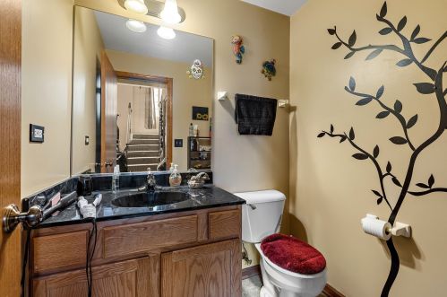 1691 Cameron Dr, Pingree Grove IL  60140-9074 exterior