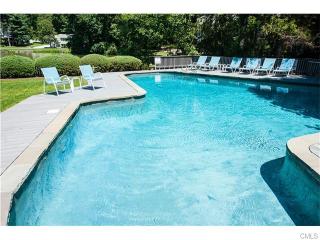 12 Valley Dr, Greenwich, CT