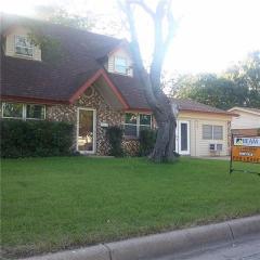612 Hampshire St, Fort Worth TX  76179-2103 exterior