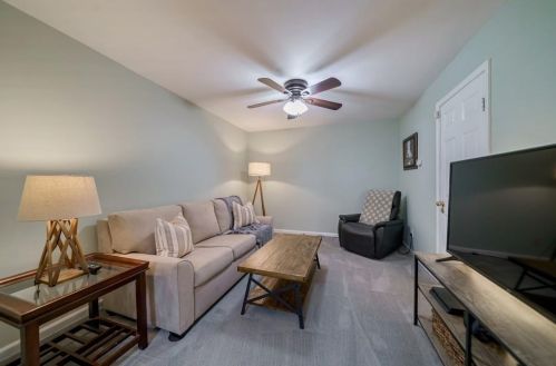 2104 Defoors Mill Dr, Atlanta GA  30318-2368 exterior