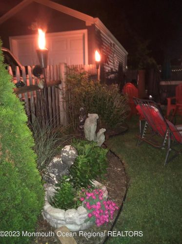 605 Front St, Tinton Falls NJ  07701-5515 exterior