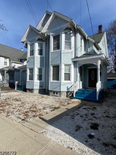 82 Pequannock St, Dover, NJ 07801-3951