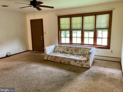 689 New Schaefferstown Rd, New Schaefferstown, PA 19506-9456