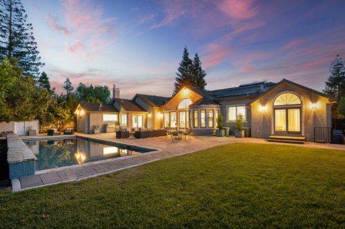 307 Verano Dr, Los Altos CA 94022-2345 exterior