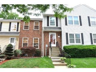 4 Mochen Ct, Sayreville, NJ 08872-2205