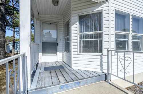 22 Pine Ridge Blvd, Lakehurst, NJ 08759-3528