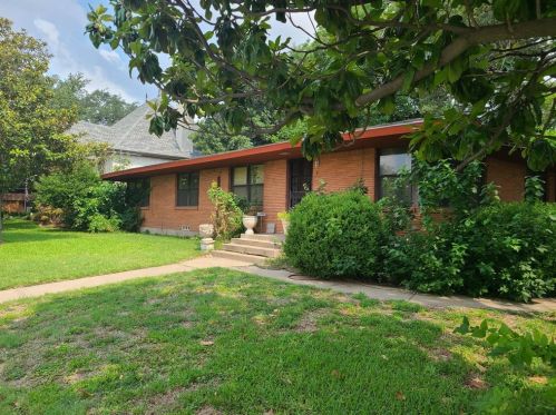 5200 Byers Ave, Fort Worth TX  76107-3630 exterior