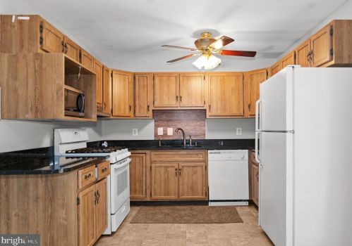 4550 Kendall Dr, Woodbridge, VA 22193-5260