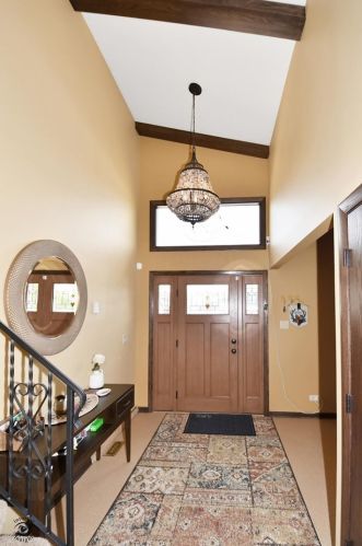8843 Maple Ave, Orland Park, IL 60462-3429