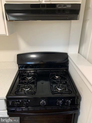 9407 Colesville Rd, Silver Spring MD 20901-4819 exterior