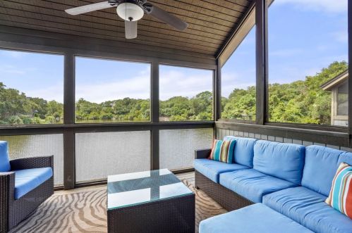 4556 Park Lake Dr, Johns Island, SC 29455-5426