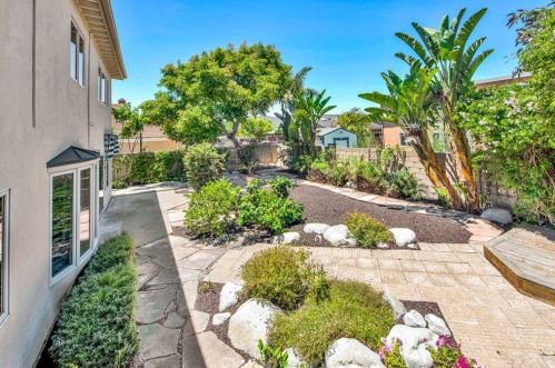 9781 Cathay Cir, Huntington Beach CA  92646-4817 exterior