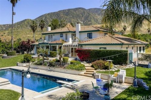8966 Tres Lagos St, Mountain Home Village, CA 92359-9677