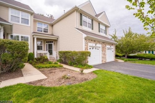 27 River Birch Cir, Princeton, NJ 08540-4628