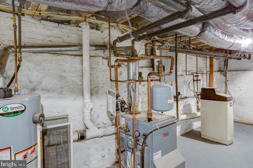 604 Mary St, Lancaster PA  17603-2819 exterior