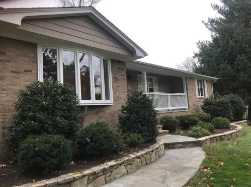 479 Gauvin Dr, Warwick, RI 02886-4221