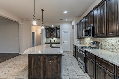 8324 Snow Goose Way, Fort Worth TX  76118-2001 exterior