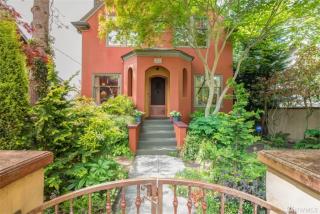 6029 Sycamore Ave, Seattle, WA 98107-2042
