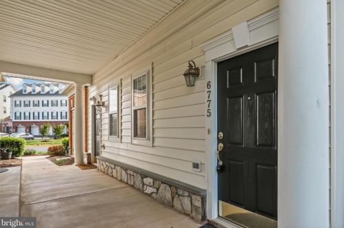 6775 Hampton Bay Ln, Gainesville, VA 20155-6247