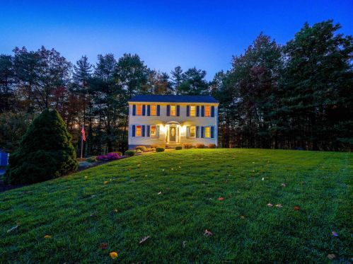 39 Royal Ln, Londonderry, NH 03053-2502