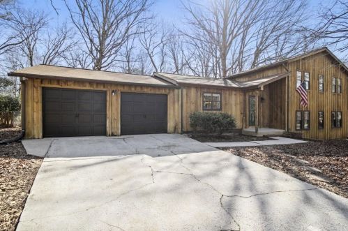 3216 Brownlee Ln, Lilburn, GA 30047-1908