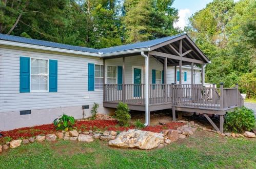 118 Peach Orchard Ln, Ellijay, GA 30540-5764