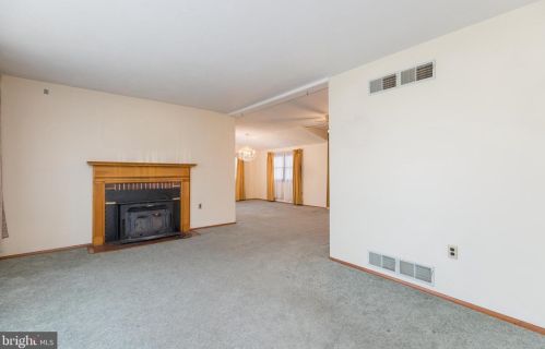 427 Holiday Dr, Aberdeen MD  21001-1813 exterior