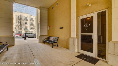 2 Commerce Sq, Trenton NJ  08691-4187 exterior