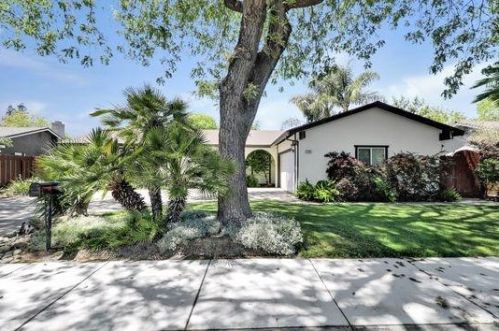 1301 Eastridge Dr, Modesto, CA 95355-3961