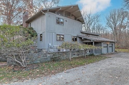 395 Shippee Rd, Warwick, RI 02818-1044