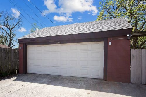 12621 Ann St, Dixmoor IL  60406-2296 exterior