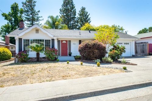 7933 Juanita Ct, Sebastopol, CA 95472-3226