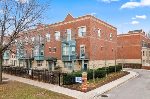 4534 Woodlawn Ave, Chicago, IL 60653-4408