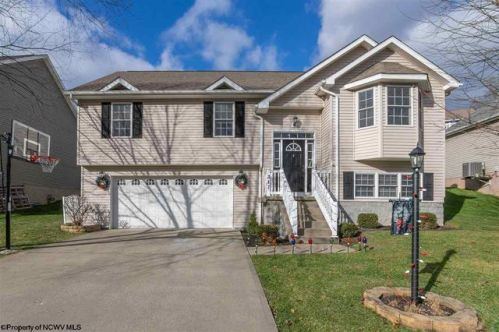 317 Hidden Point Trl, Morgantown, WV 26508-4272