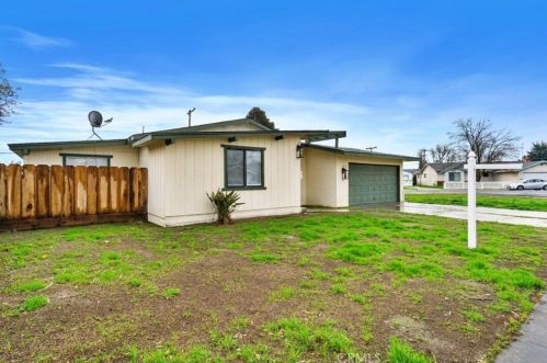 336 Santa Paula St, Los Banos, CA 93635-3227