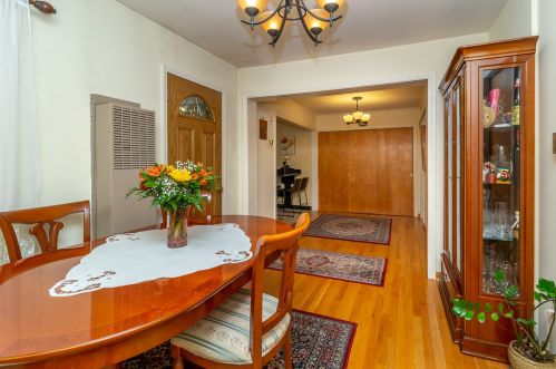 7908 Nora Ave, Niles IL  60714-3216 exterior
