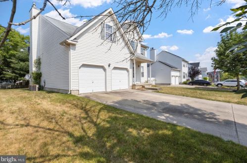 15 Hidden Dr, Blenheim, NJ 08012-4428