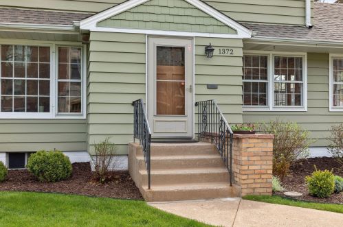 1372 Hazel St, Saint Paul MN  55119-4507 exterior