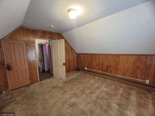 519 Edmund Ave, Saint Paul, MN 55103-1609