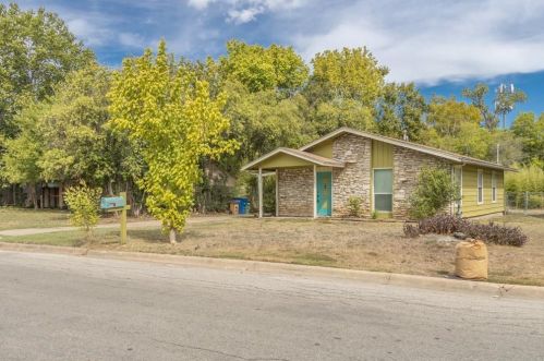 602 Bramble Dr, Austin TX  78745-3114 exterior