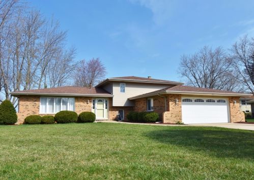 821 Beech Ln, Mokena, IL 60451-2169