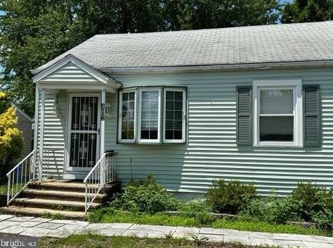 417 Browning Rd, Gloucester, NJ 08031-1430