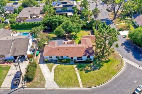 3855 Woodvale Dr, Carlsbad, CA 92008-2757