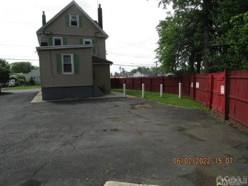 17 Player Ave, Edison NJ  08817-5068 exterior