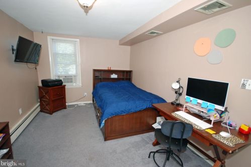 1418 Genesee St, Trenton NJ 08611-1910 exterior